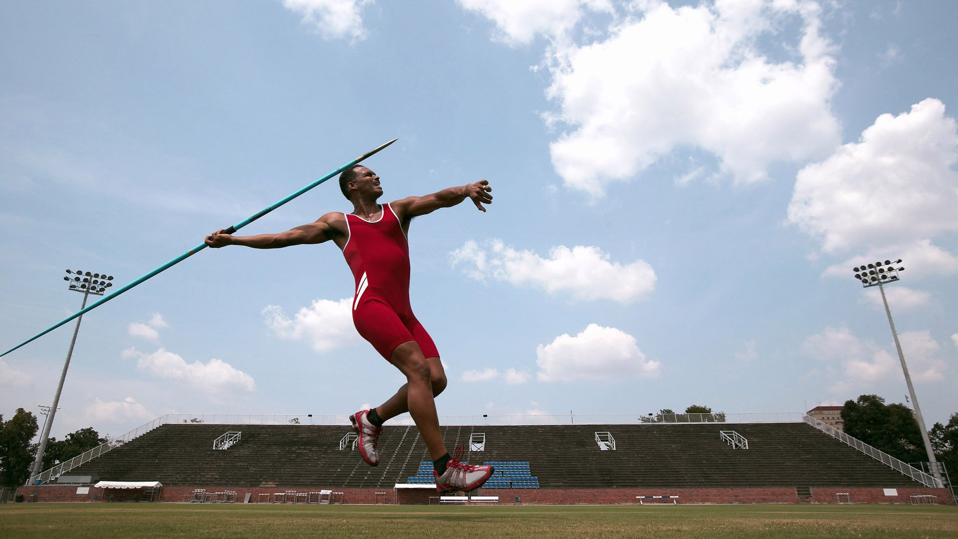 戴维·帕特森通过全面表现，帮助袋鼠队占据比赛主动，戴维a帕特森